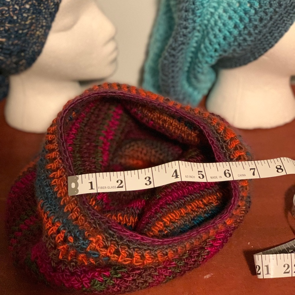 Slouchie in Rainbow - Picture 8 of 11